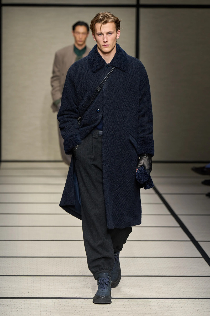 00076-giorgio-armani-fall-2025-menswear-credit-gorunway.webp