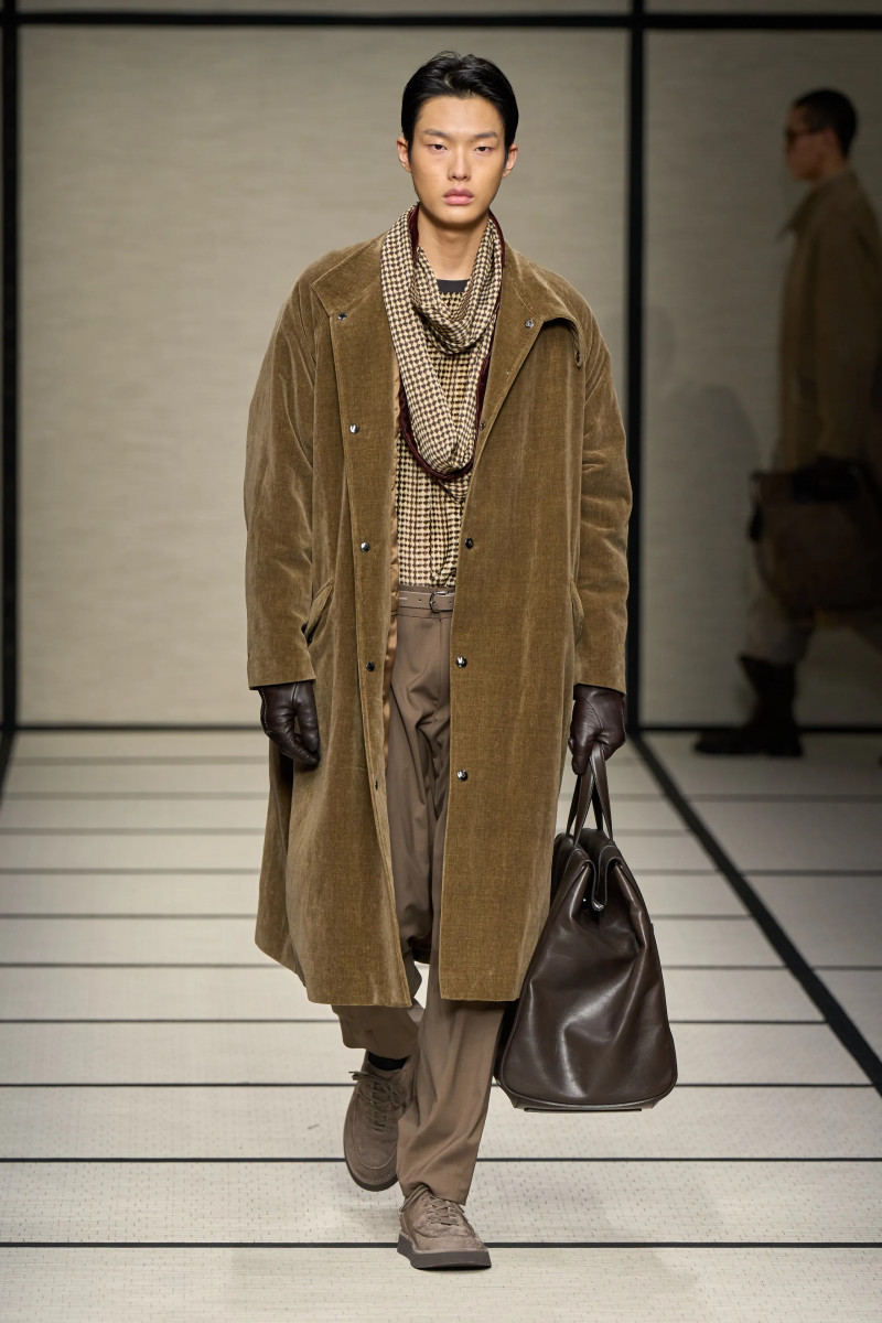00094-giorgio-armani-fall-2025-menswear-credit-gorunway.webp
