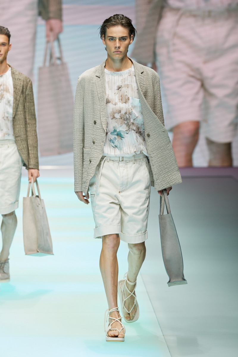00057-Emporio-Armani-Spring-22-RTW-Milan-credit-gorunway.JPG