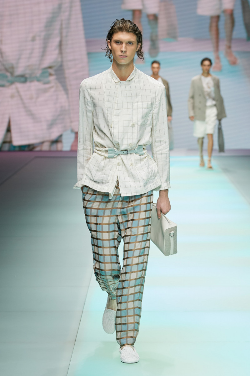 00056-Emporio-Armani-Spring-22-RTW-Milan-credit-gorunway.JPG