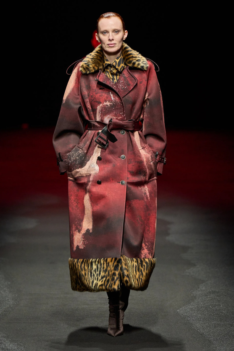 00002-roberto-cavalli-fall-2025-ready-to-wear-credit-gorunway.webp