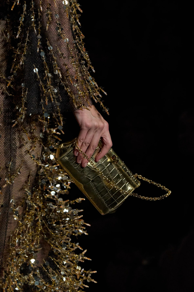 00260-dolce-and-gabbana-fall-2025-ready-to-wear-detail-credit-gorunway.webp