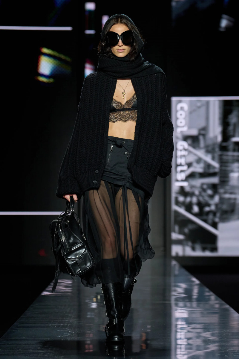 00021-dolce-and-gabbana-fall-2025-ready-to-wear-credit-gorunway.webp