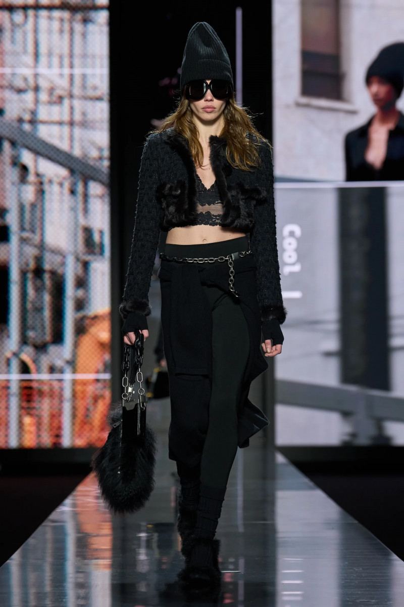 00043-dolce-and-gabbana-fall-2025-ready-to-wear-credit-gorunway.webp