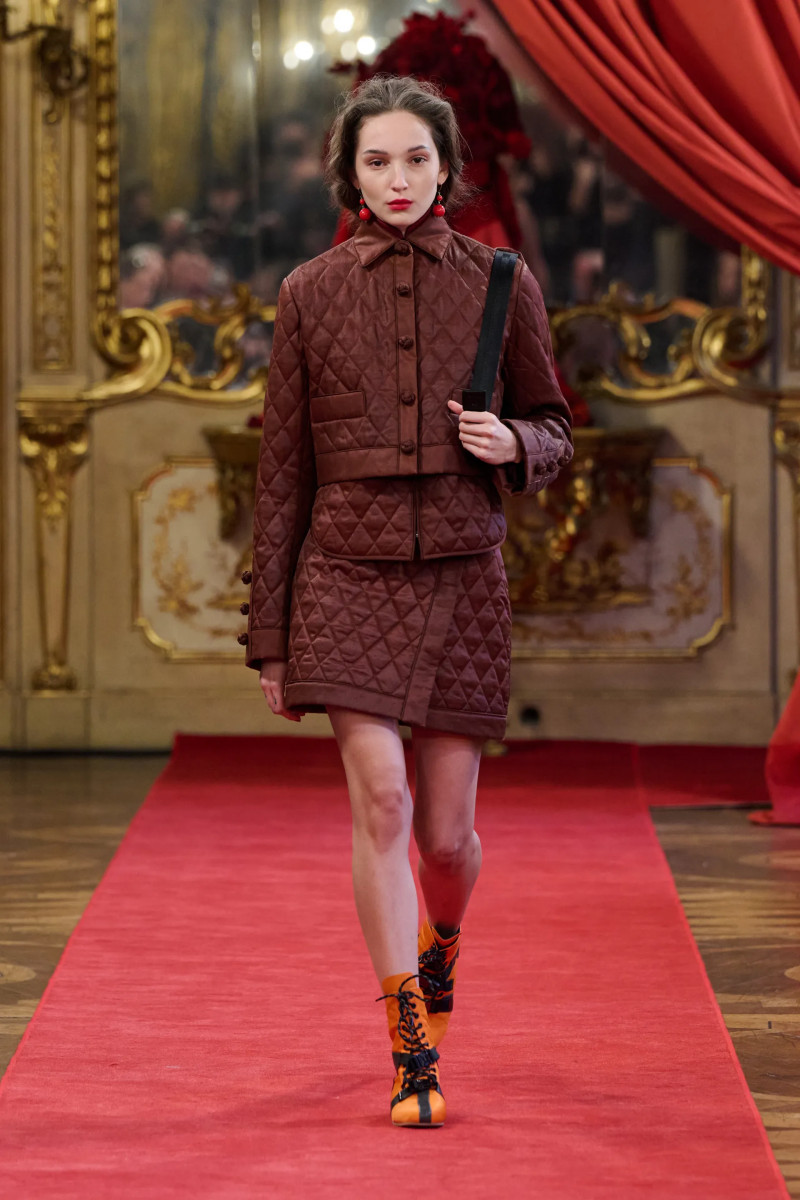 00023-hui-fall-2025-ready-to-wear-credit-brand.webp