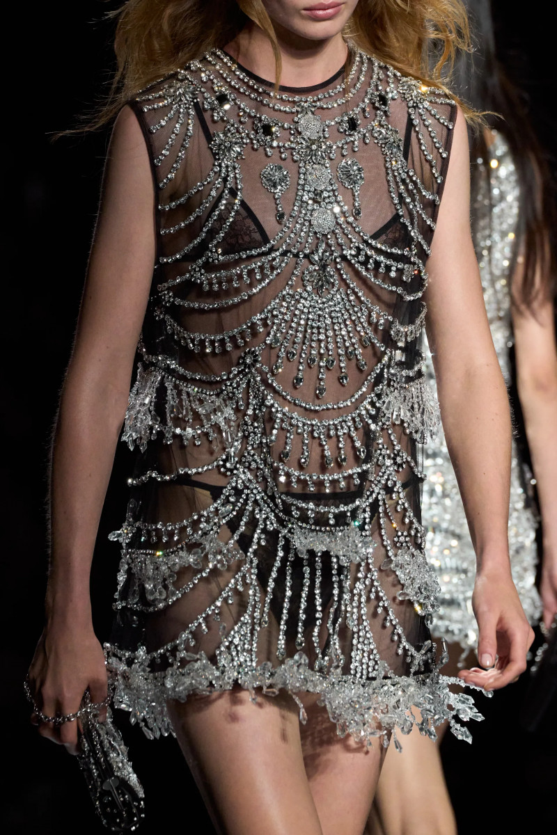 00231-dolce-and-gabbana-fall-2025-ready-to-wear-detail-credit-gorunway.webp