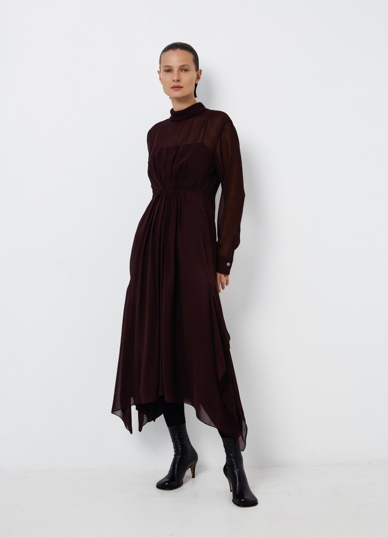 mantu-fall-25-rtw-r-ho-005.jpeg