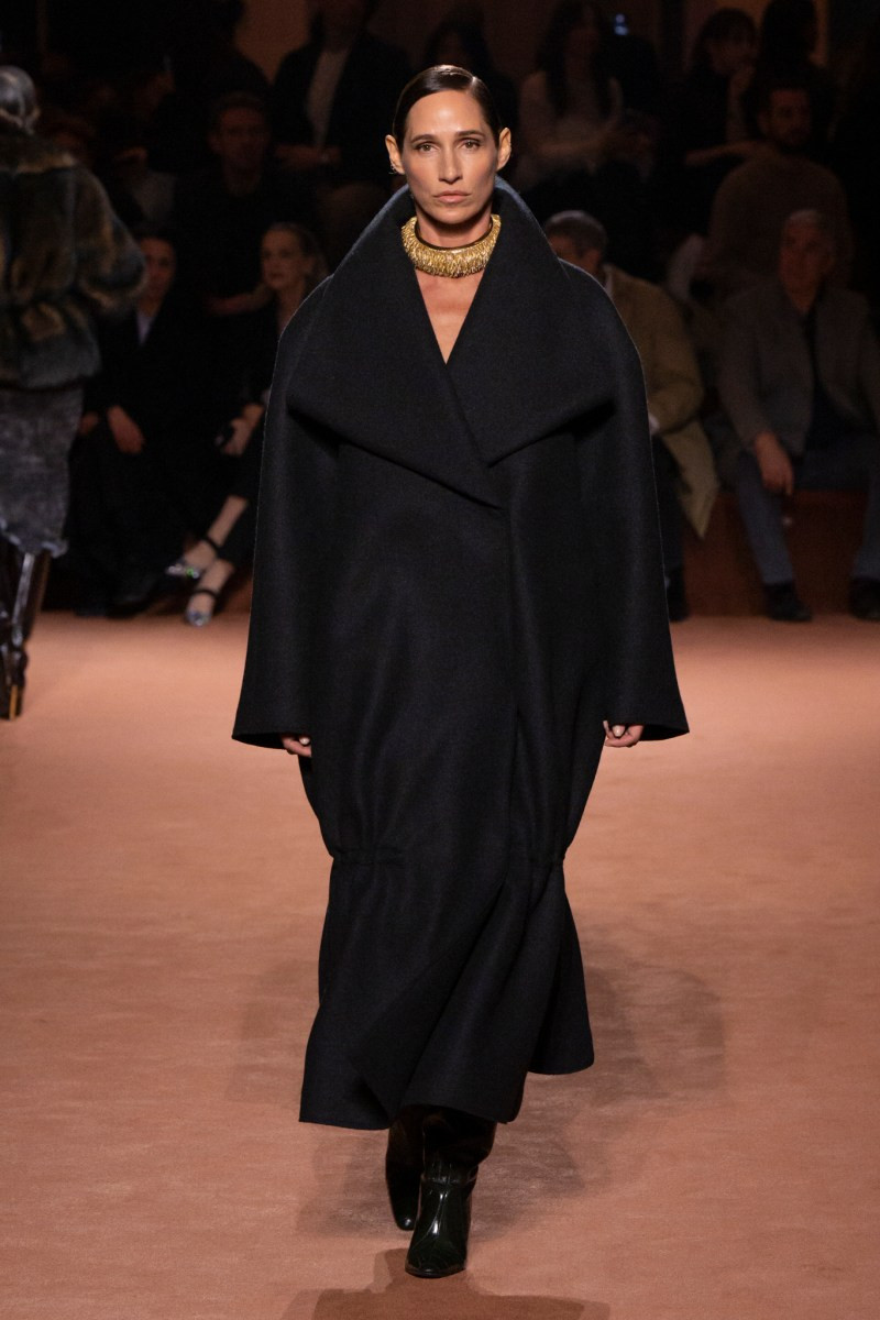 fendi-fw25-rtw-r-gg-0010_03e399.jpg
