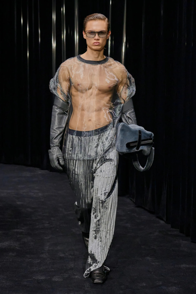 00025-ferrari-fall-2024-ready-to-wear-credit-gorunway.webp