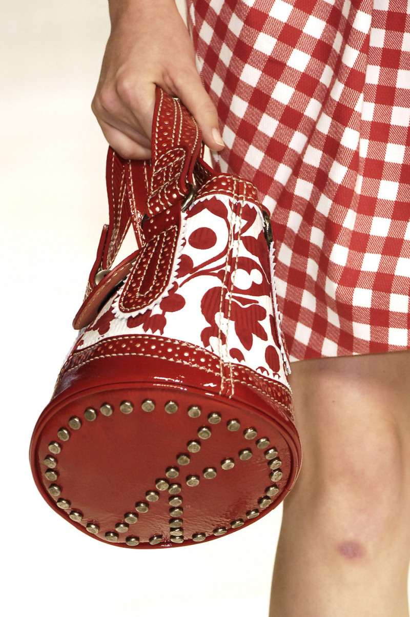 Kenzo+Spring+2006+Details+vssLf_RGR-2x.jpg