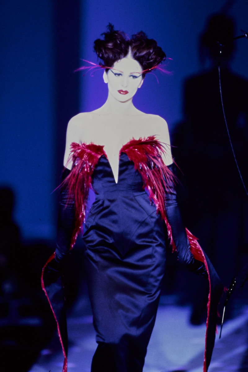 THIERRY-MUGLER-SPRING-1997-RTW-069.jpg