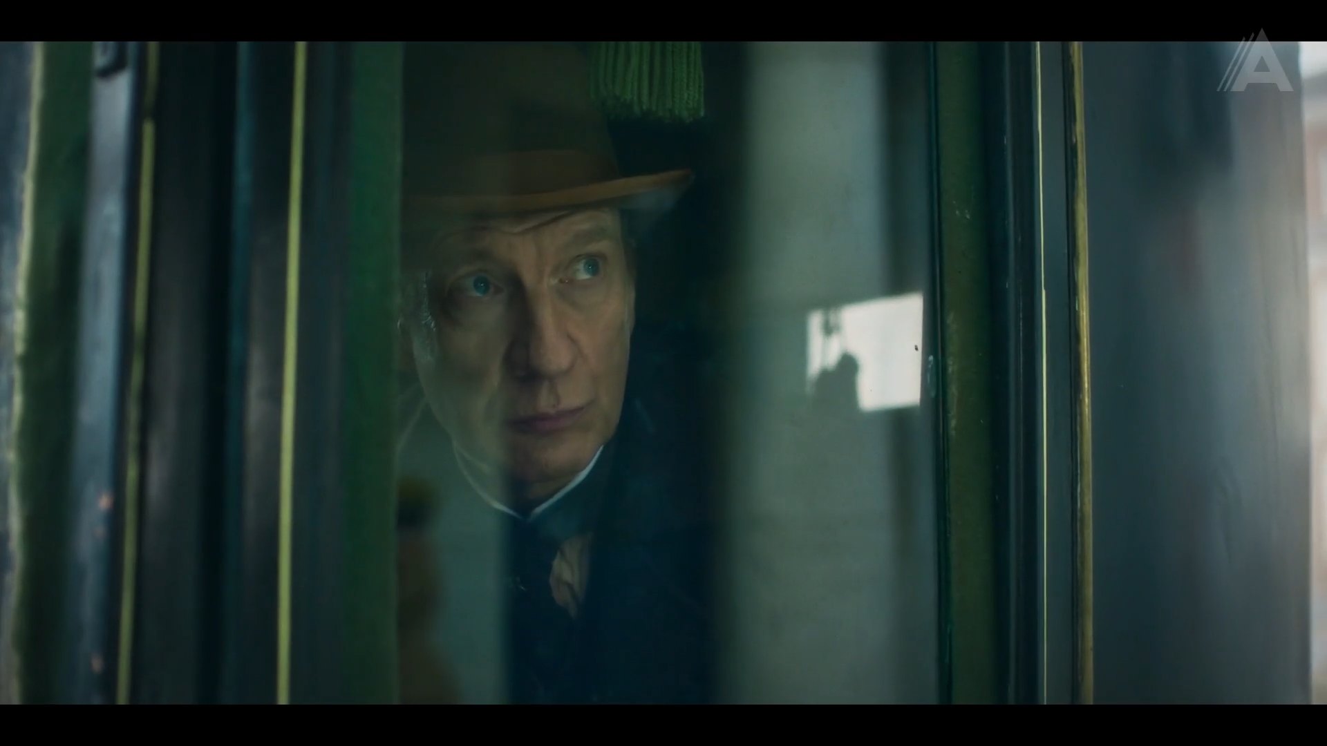 Sherlock..Daughter.[S01E01].1080p.WEBRip-AVC.mp4_snapshot_00.33.052.jpg