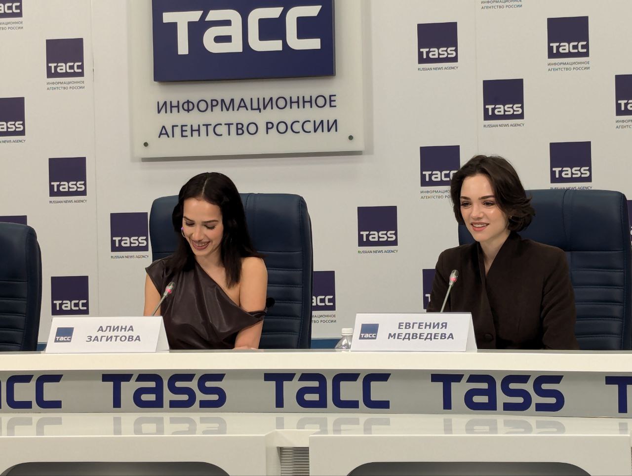 https://i2.imageban.ru/out/2025/06/06/425656879b4bf8d5af8dfbedfbfccf83.jpeg