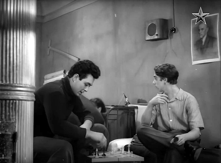 Город зажигает огни, 1958 (1:15:45 / 1:31:19)