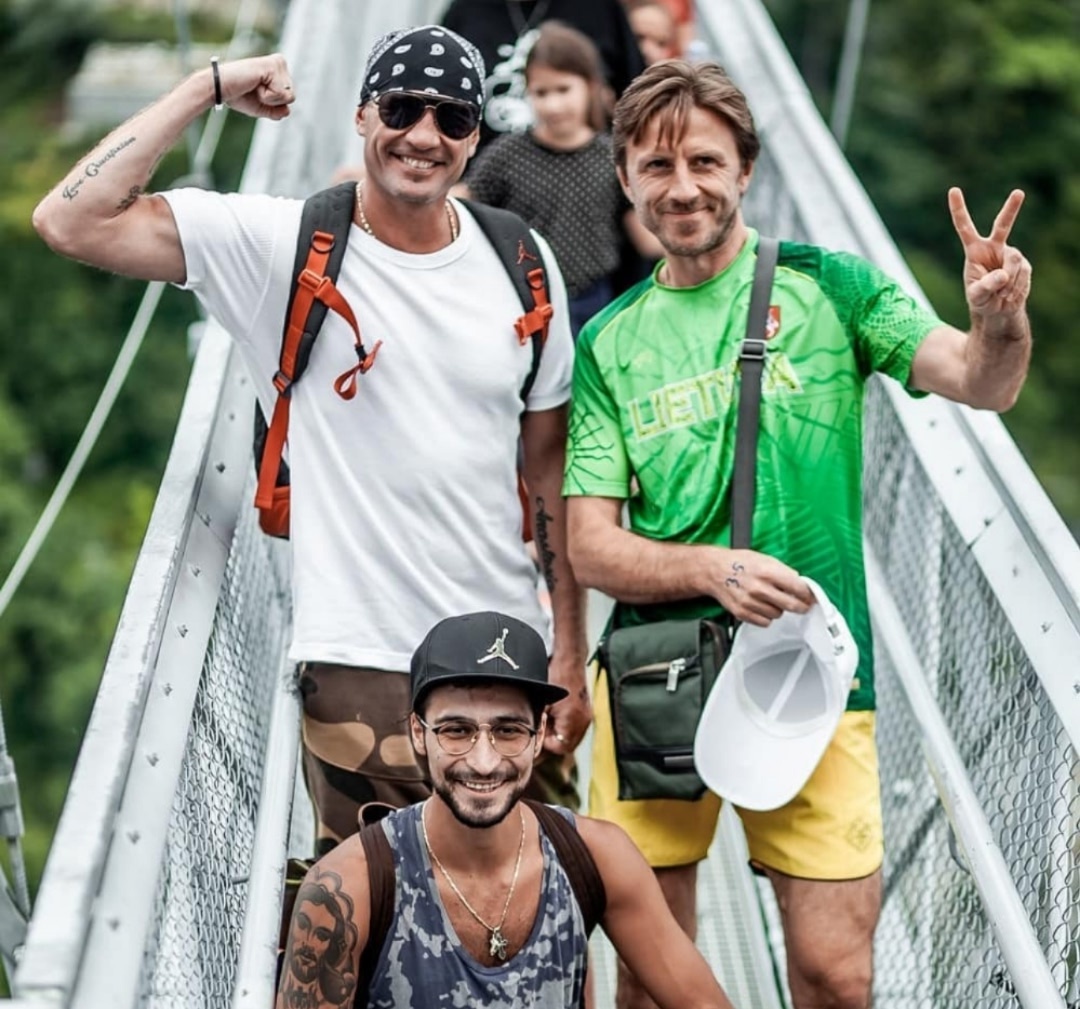 https://i2.imageban.ru/out/2025/07/25/7f1ef05e82943075fa1d9d384644f888.jpg