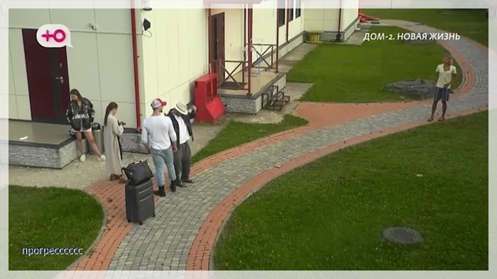 https://i2.imageban.ru/out/2025/08/23/383527aed476251848e8686093429c1f.jpg