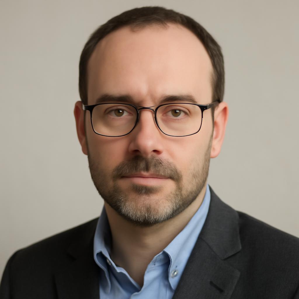 Андрей Волков — портрет автора