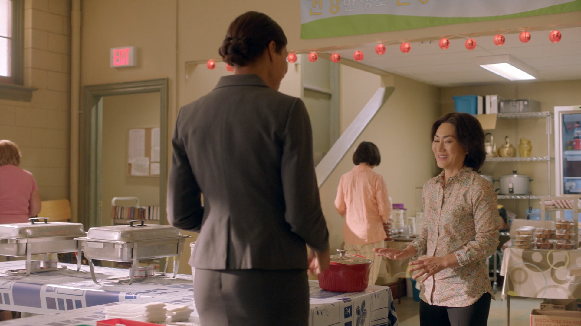 Kims.Convenience.S01E09.Best.Before.1080p.WEB-DL.H.264.Rus.Eng-@EniaHD-0004.png