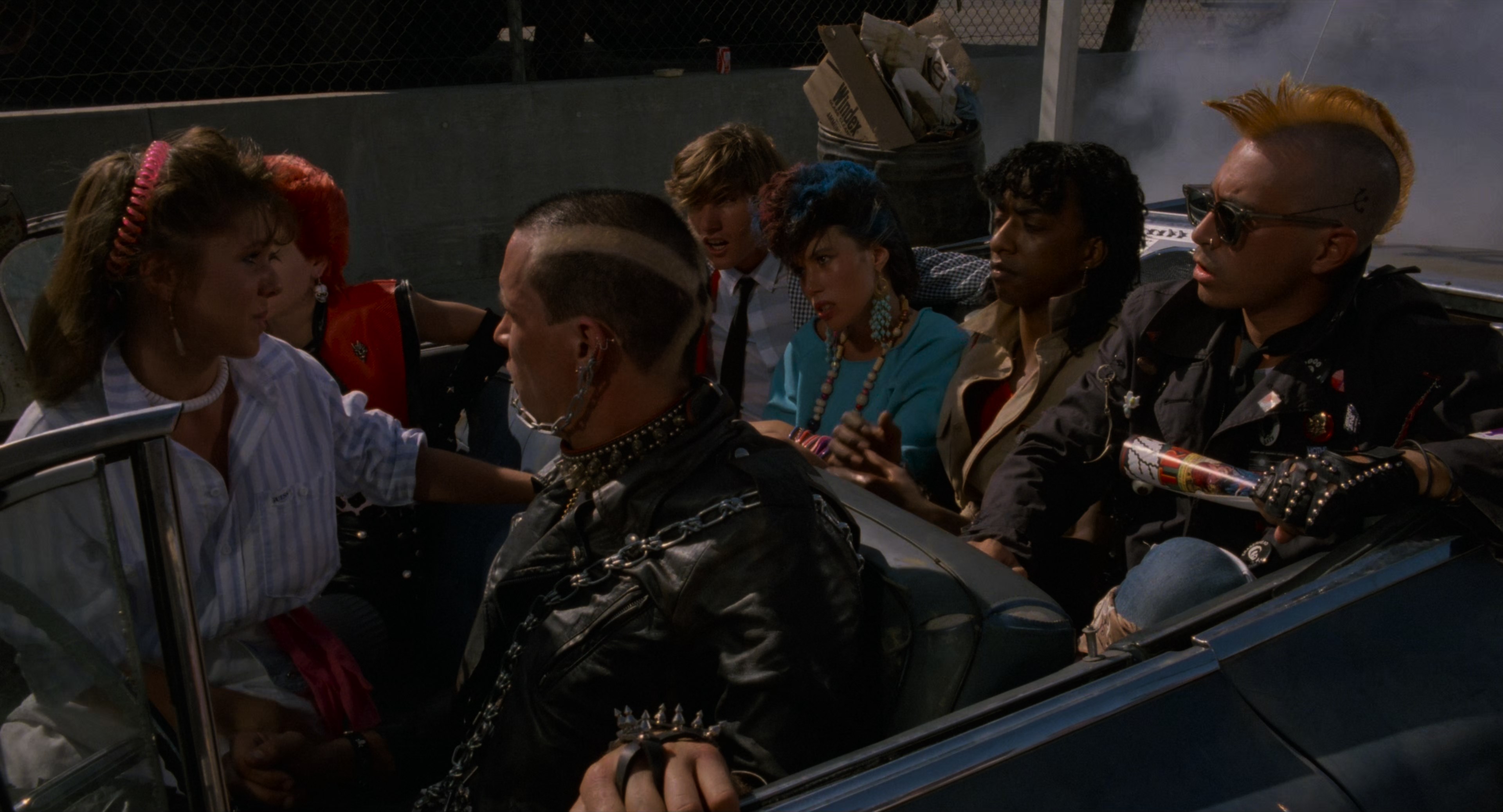 The Return of the Living Dead (1985) BDRip 2160p-NVENC 10 bit [HDR].mkv_snapshot_00.13.33.270.jpg