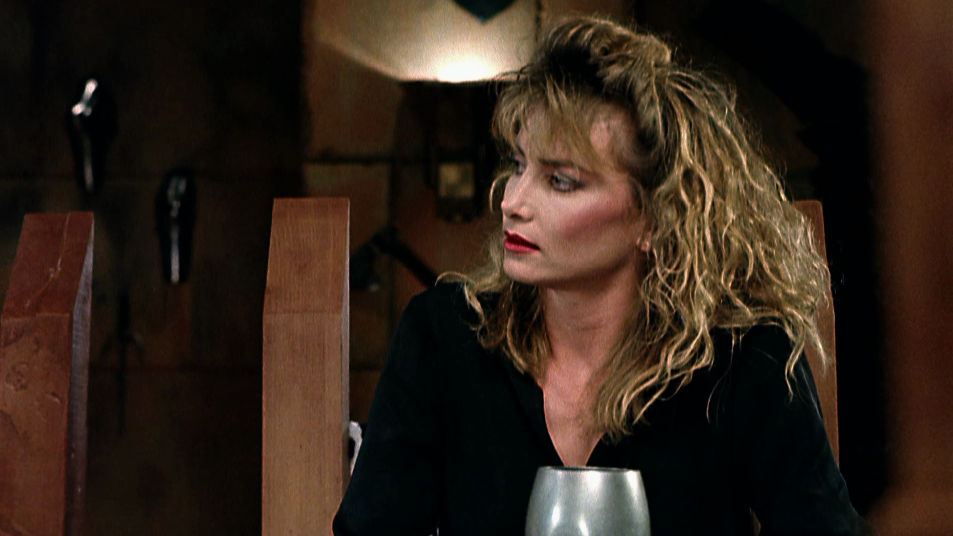 Slave Girls.from.Beyond.Infinity.1987.Full.Moon.Features.BDRemux.1080p.mkv_20251102_133611.628.png