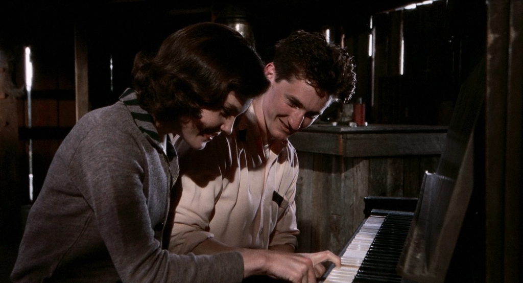 Наперегонки с Луной.1984.BDRip AVC msltel.mkv_snapshot_00.37.49.614.jpg