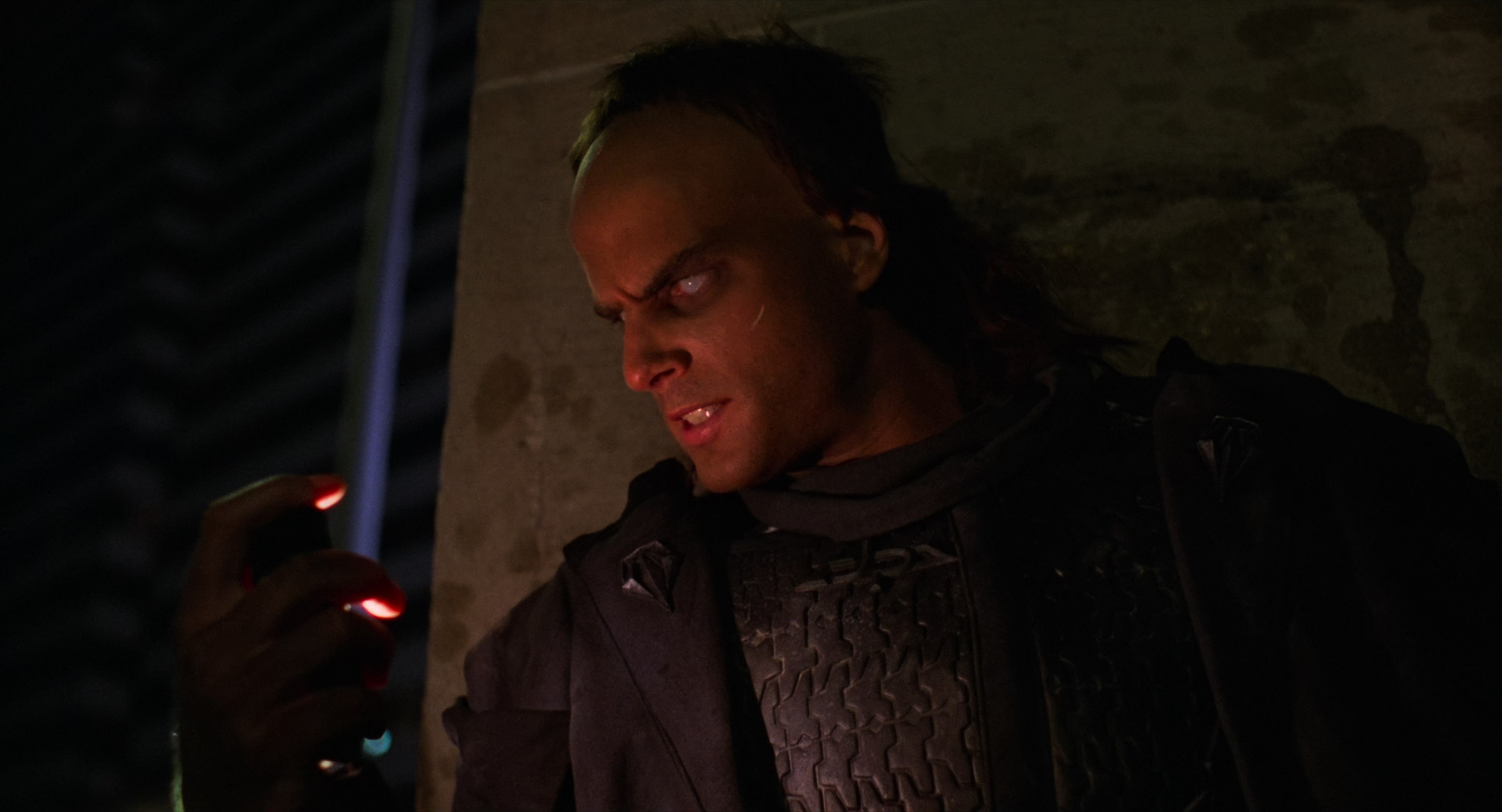 Ангел тьмы (1).mkv_snapshot_00.29.00.722.jpg