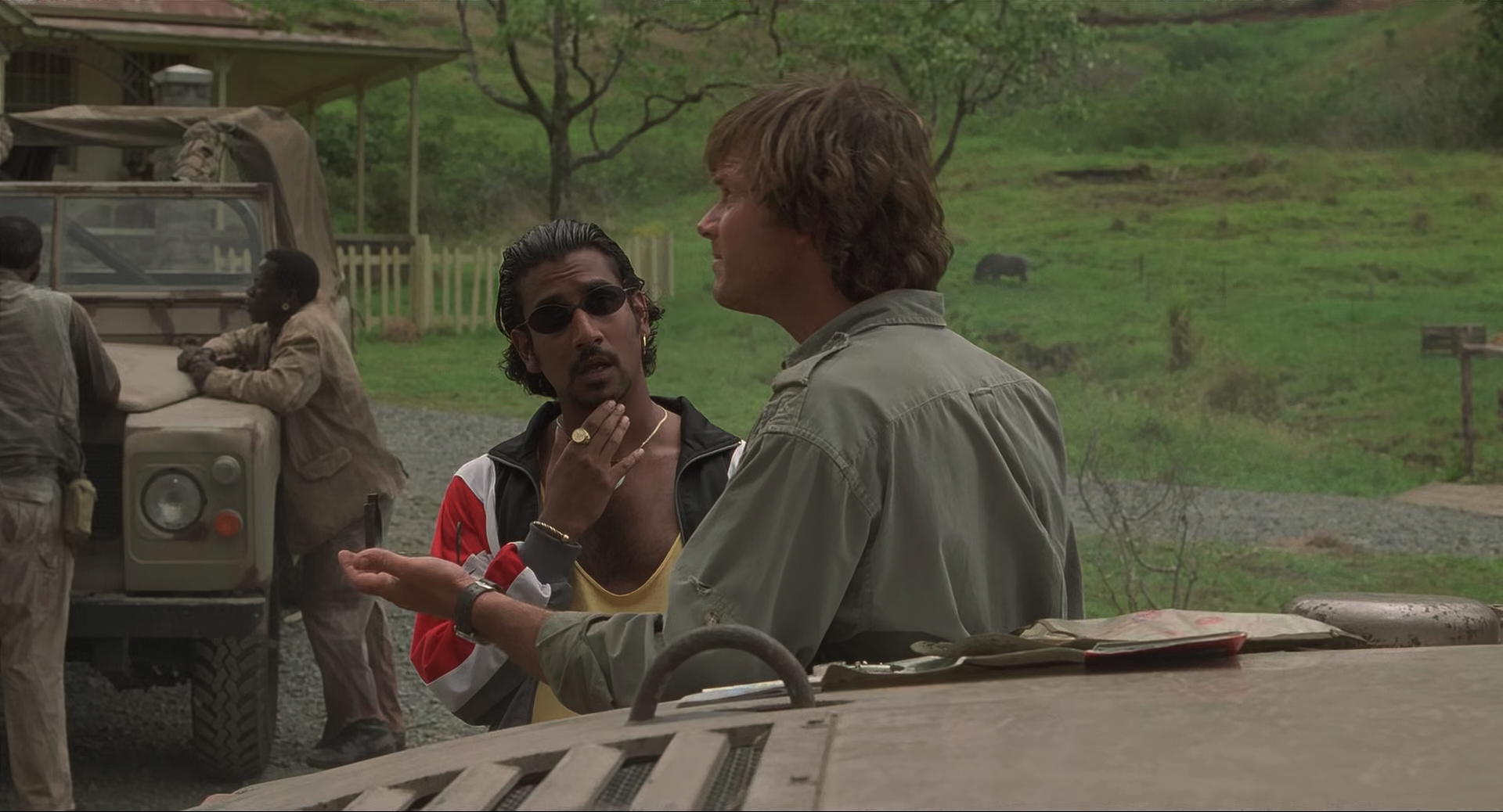 Могучий Джо Янг (1998) (AV1).mkv_001325.805.png