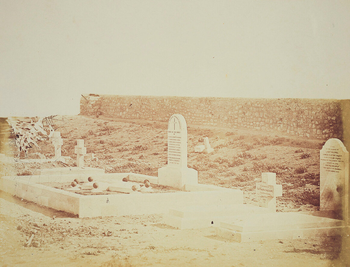 мемориал офицеров гвардии Колдстрим возле Севастополя.jpg