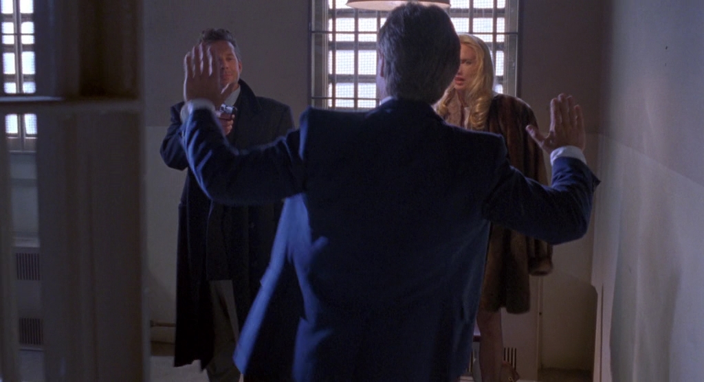 Часы отчаяния.1990.BDRip AVC msltel.mkv_snapshot_00.08.45.321.jpg