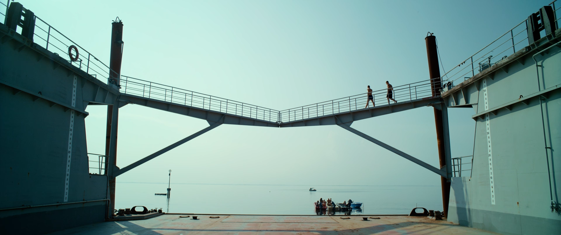 Atlantide.2021.1080p.WEB-DL.mkv_snapshot_00.41.06.png