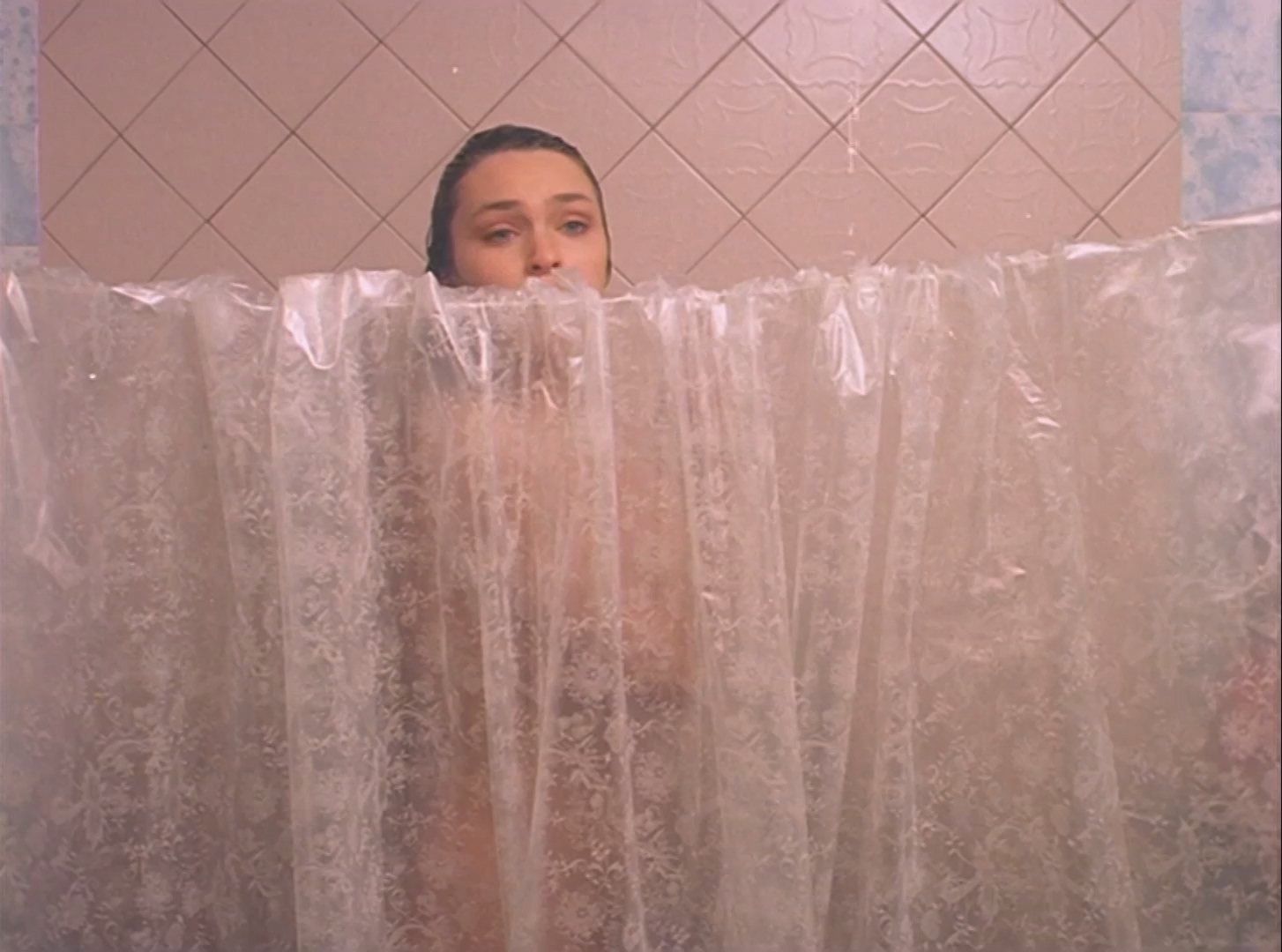 Марина Могилевская, Татьяна Кривицкая, неизвестные Репортаж (1995) HD 1080.mp4_20251219_172031.110.jpg