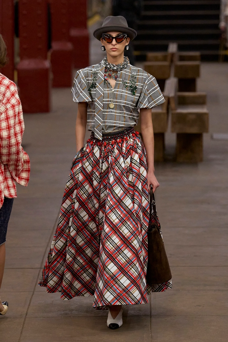 00037-chanel-pre-fall-2026-credit-gorunway.webp