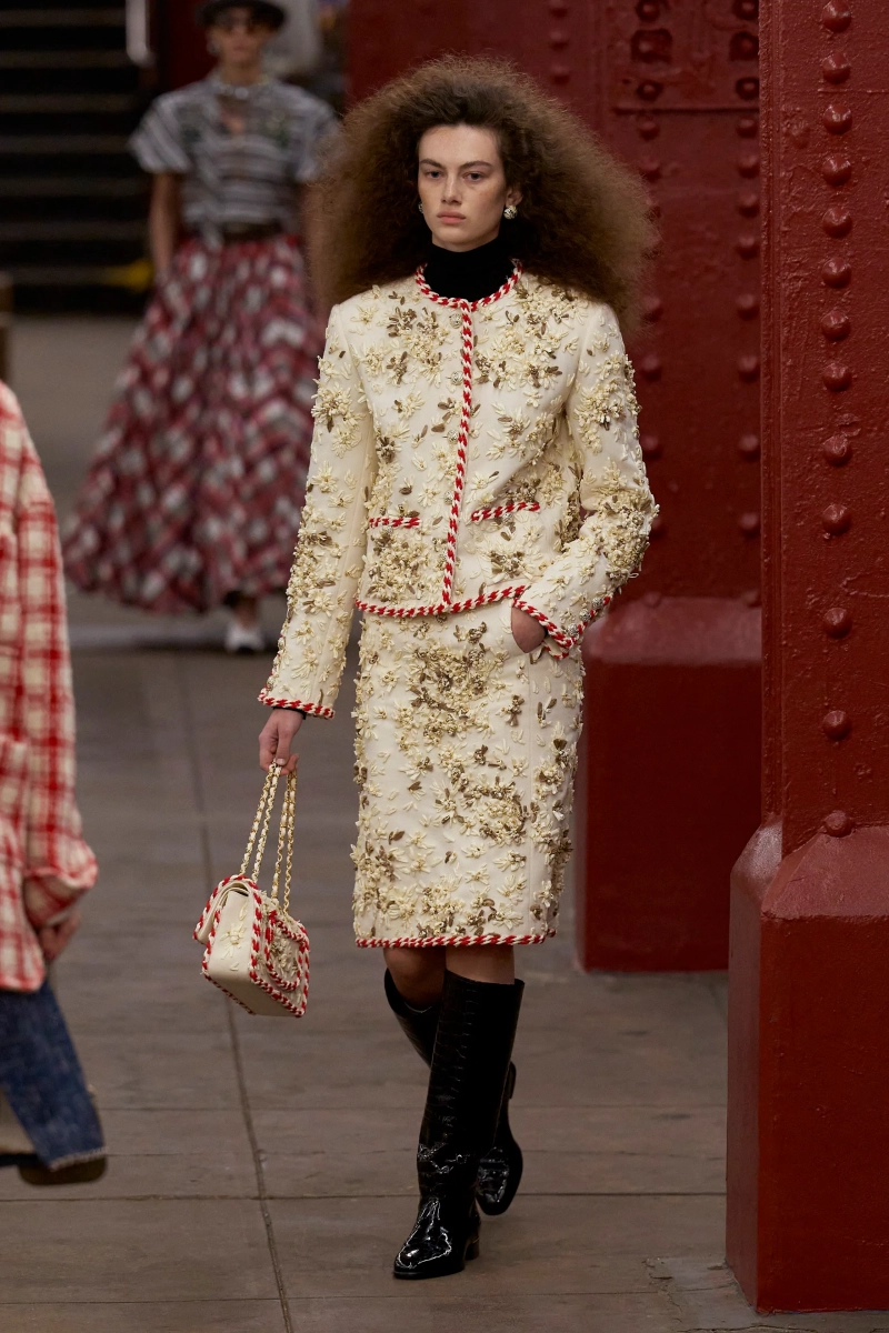 00042-chanel-pre-fall-2026-credit-gorunway.webp
