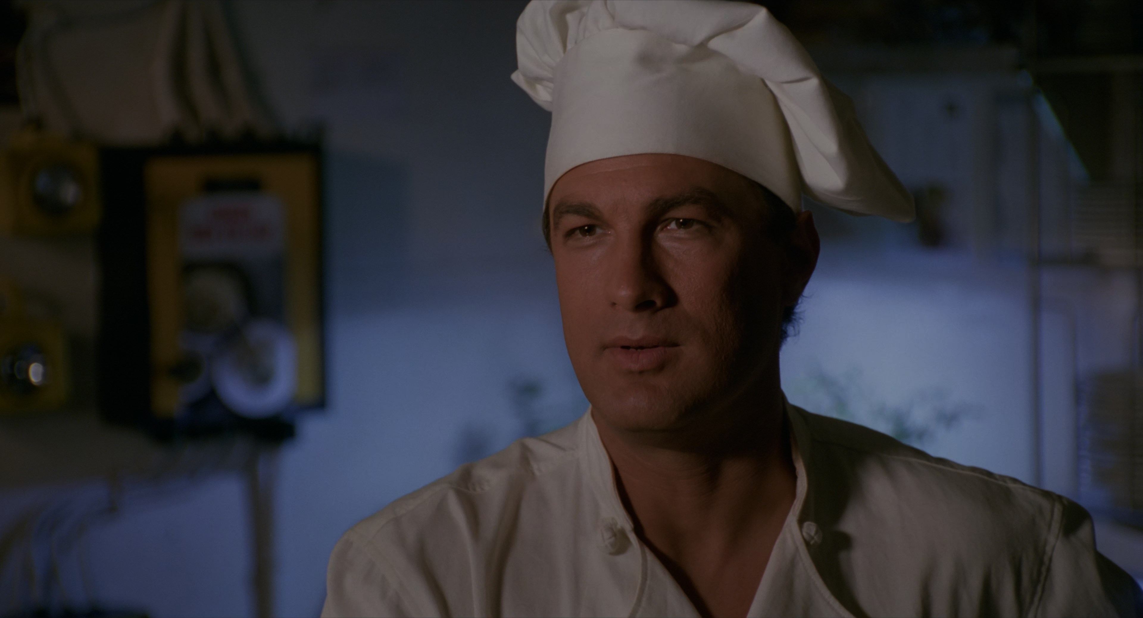 В осаде.mkv_snapshot_00.08.10.490.jpg