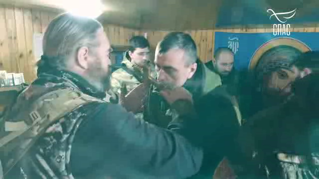 Целующий крест.png