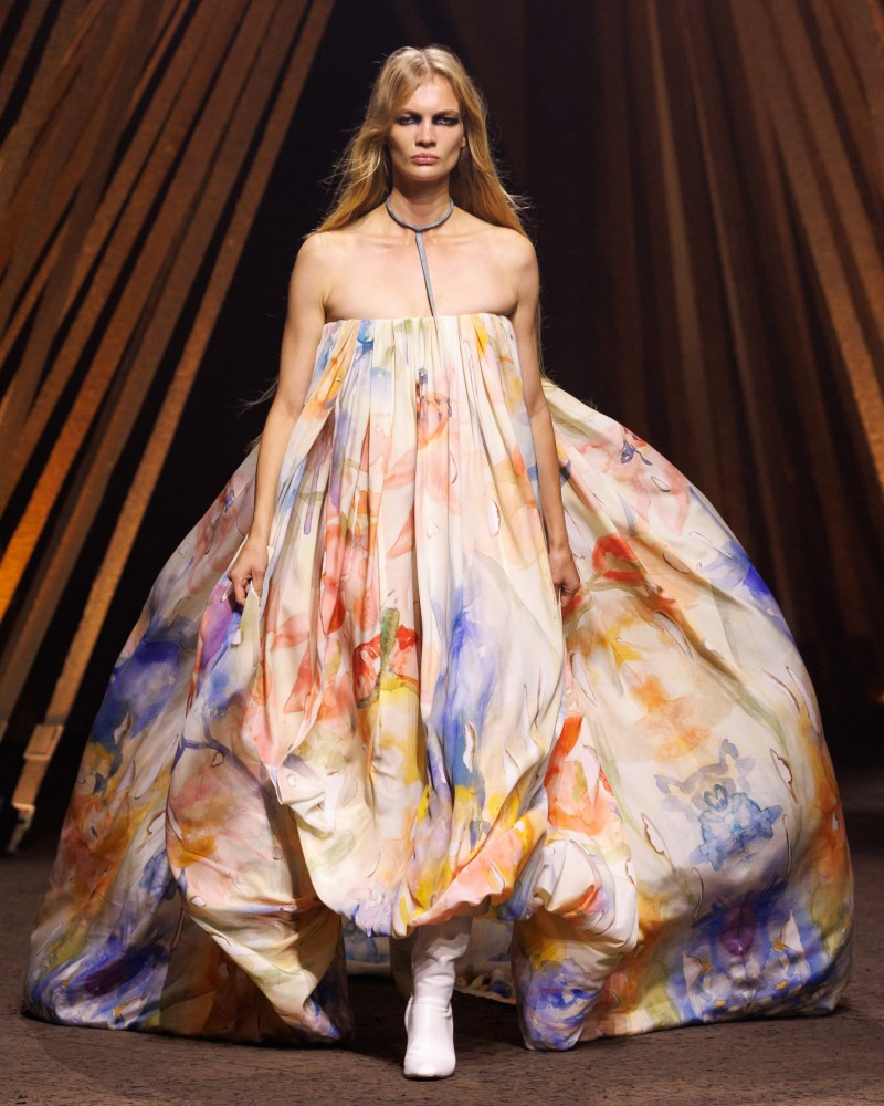 mcqueen-spring-26-r-ctsy-015_bc9c62.jpeg