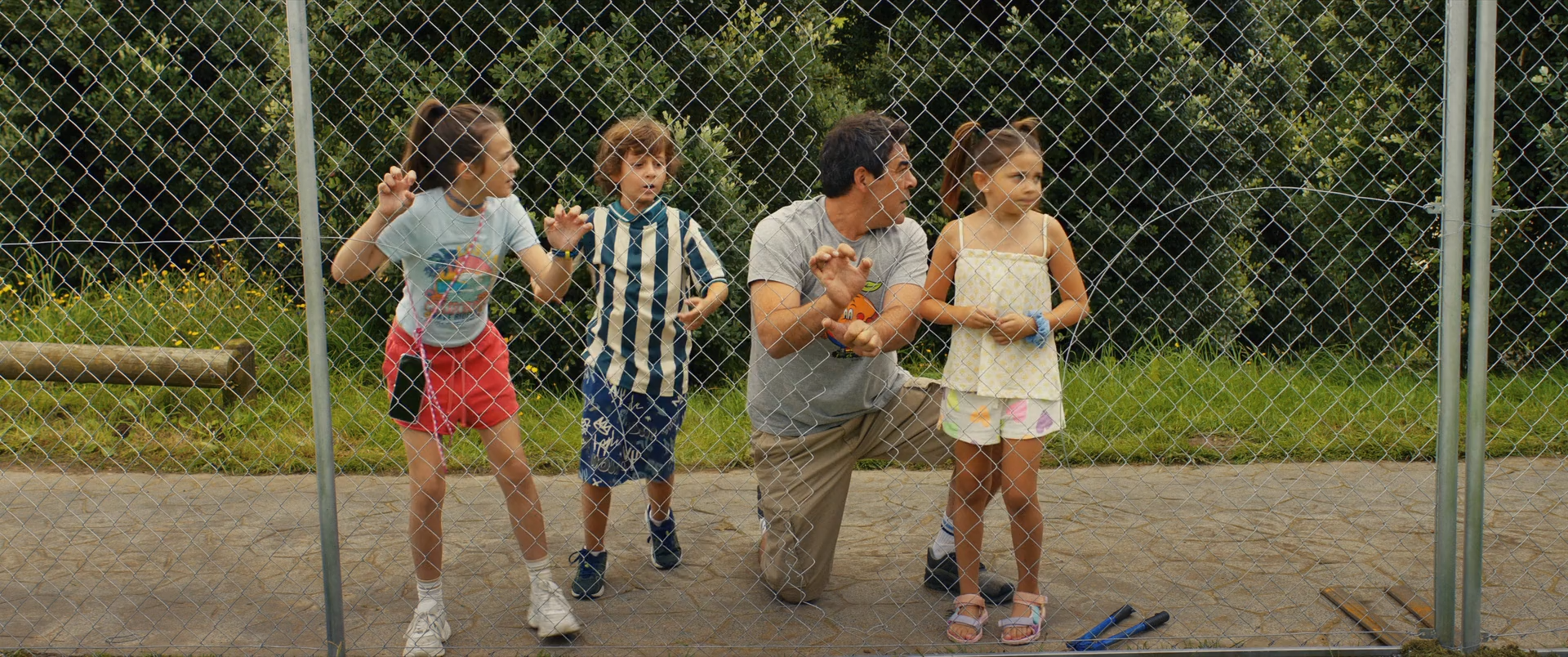 El casoplon 2025 WEB-DL 1080p.mkv_snapshot_01.17.43.png