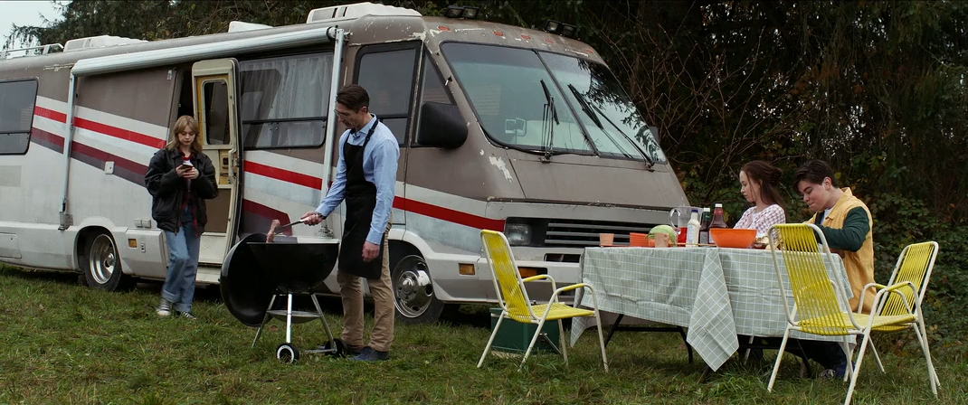 Маргиналы (2024) WEB-DLRip-AVC_ivanes.mkv_snapshot_00.01.42.160.png