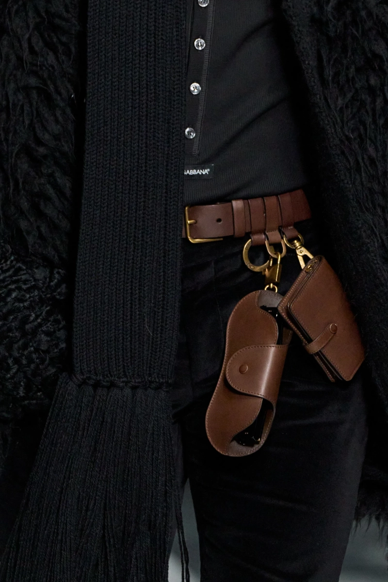 00025-dolce-and-gabbana-fall-2026-menswear-details-credit-gorunway.webp