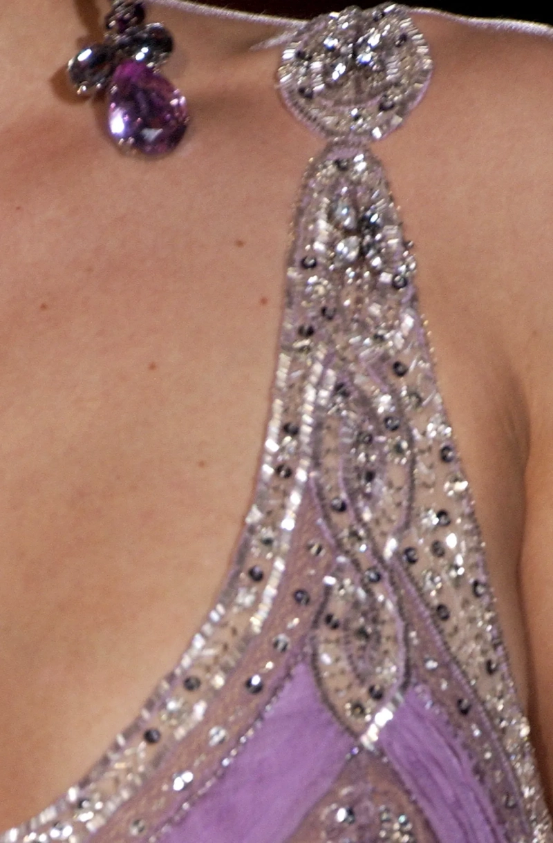 valentino-fall-2003-couture-details-00390h.webp