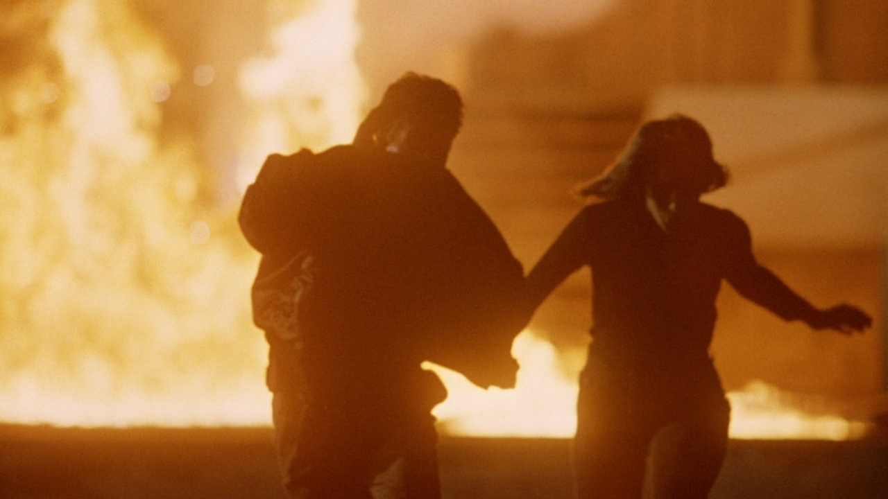 Тайные пришельцы.1996.BDRip 720p msltel .mkv_snapshot_01.35.43.516.jpg