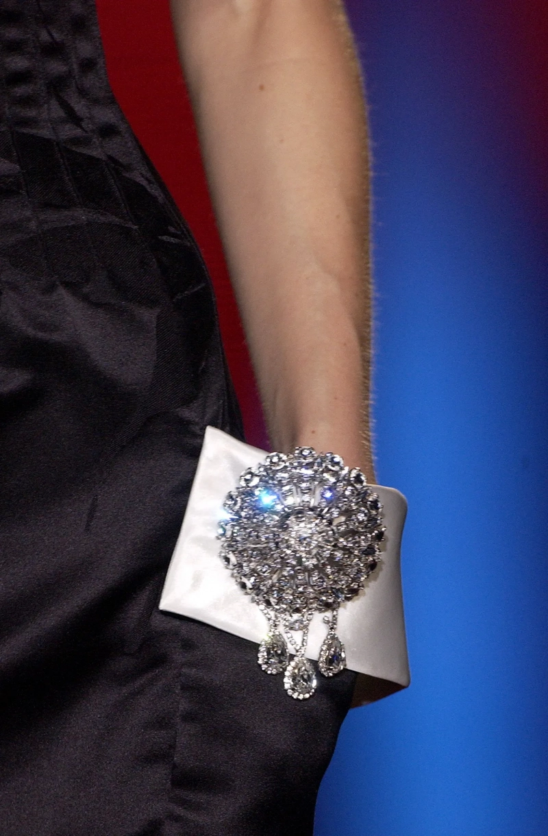 valentino-fall-2003-couture-details-00430h.webp