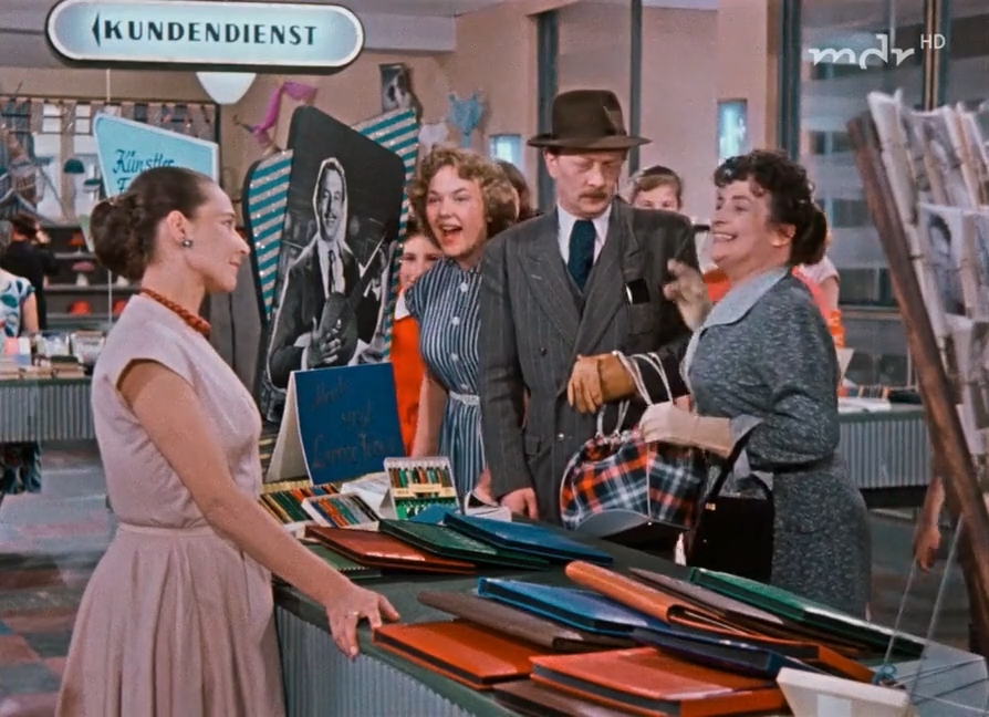 Meine Frau macht Musik (1958)_RU_DE_Grampy.mkv_snapshot_00.02.23.356.png