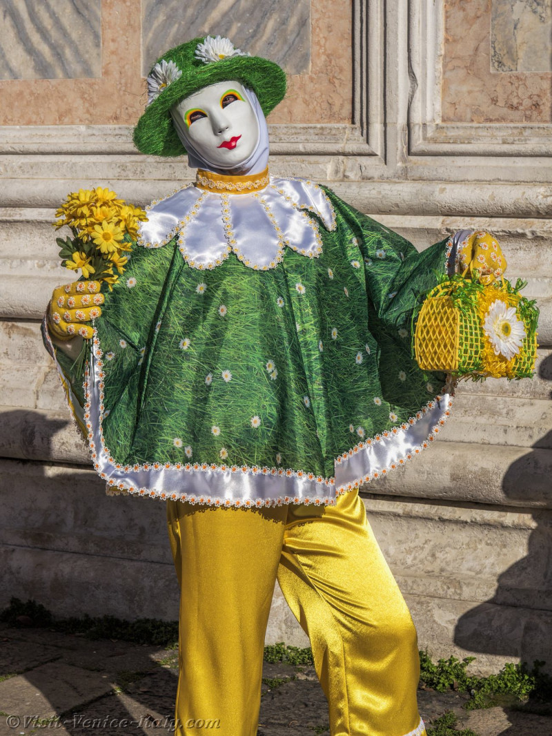 venice-carnival-mask-costume-0523.jpg