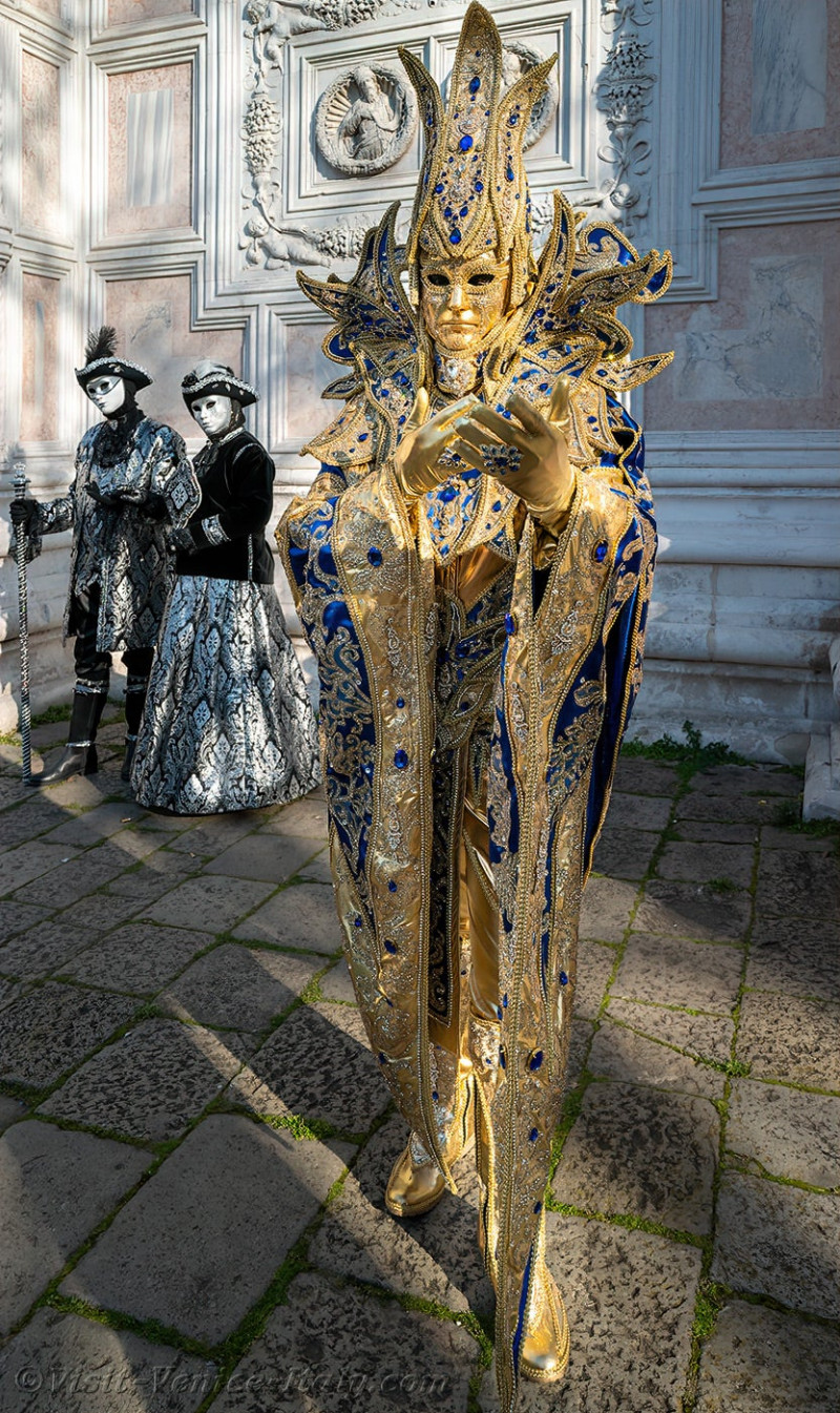 carnival-venice-2024-costume-masks-003.jpg
