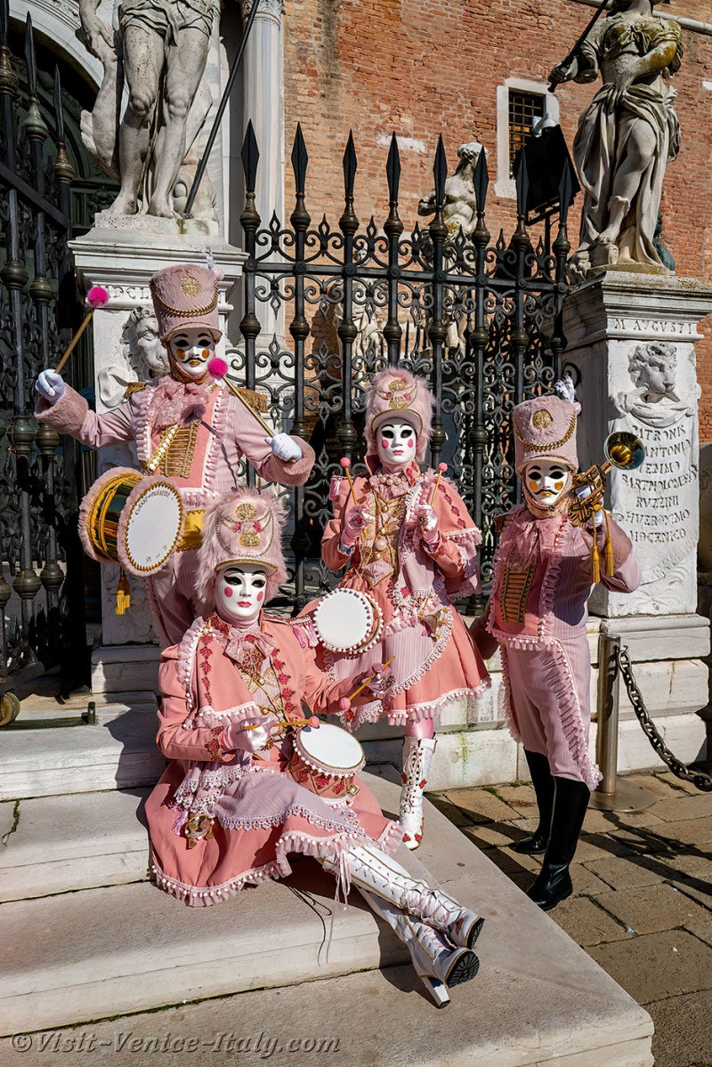 venice-carnival-mask-costume-arsenal-238.jpg