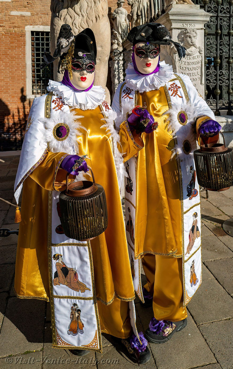 venice-carnival-mask-costume-arsenal-595.jpg