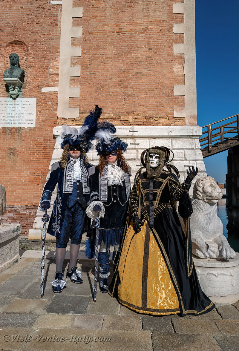 venice-carnival-mask-costume-arsenal-749.jpg