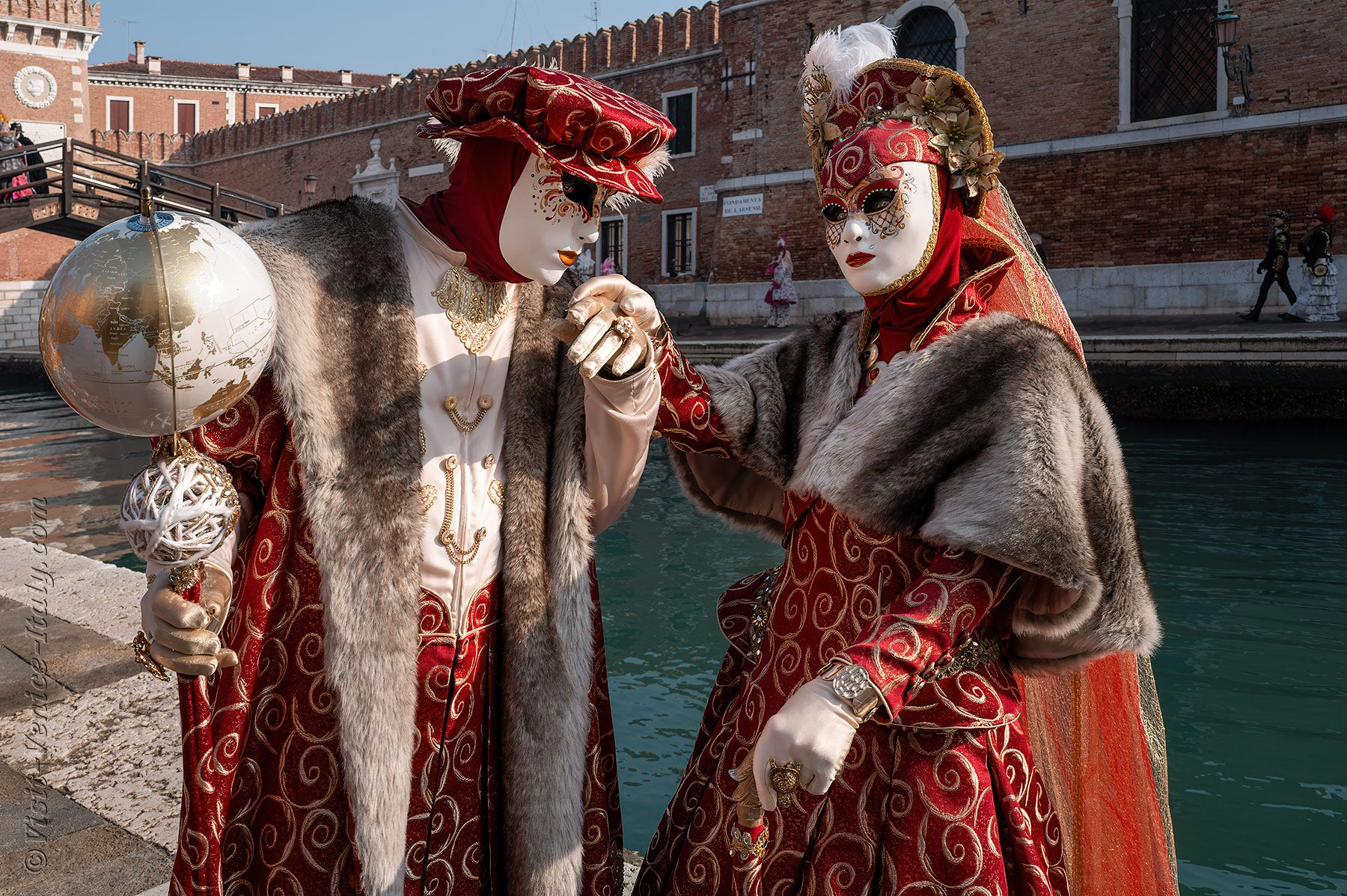 carnival-venice-2024-costume-masks-608.jpg