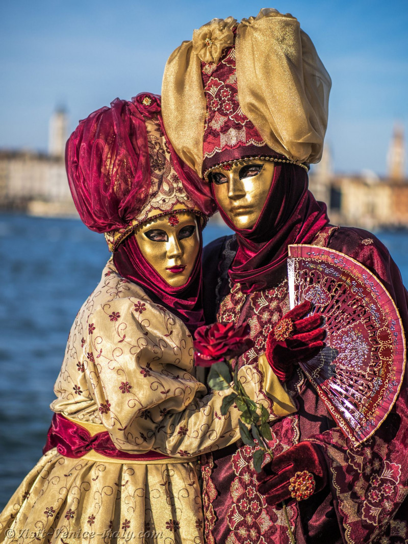 venice-carnival-mask-costume-0726.jpg